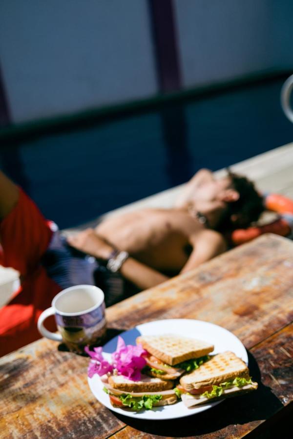 Love Beach Hostel *